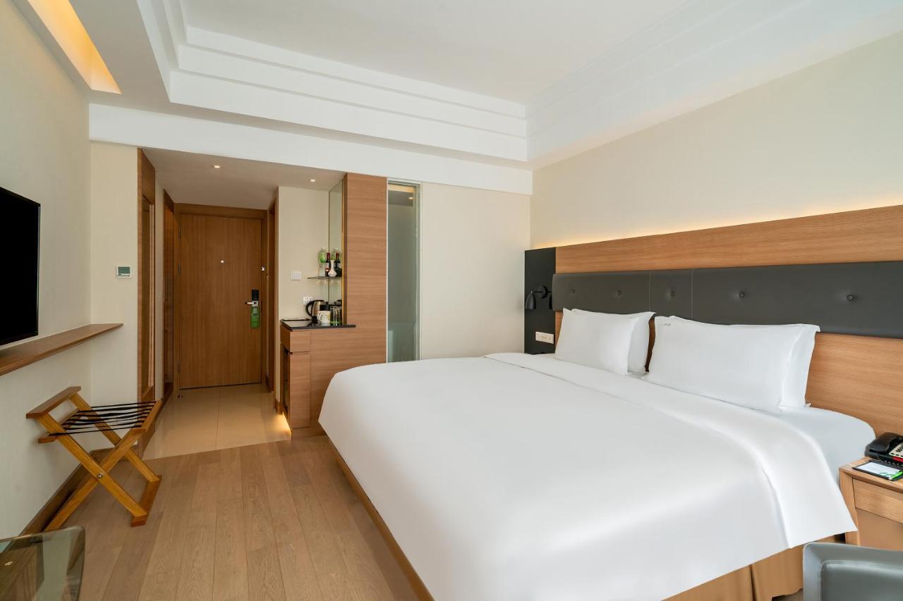 Holiday Inn Shanghai Hongqiao Central By Ihg Экстерьер фото