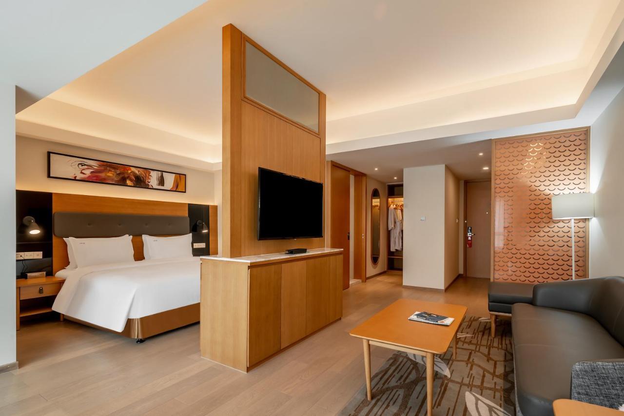 Holiday Inn Shanghai Hongqiao Central By Ihg Экстерьер фото