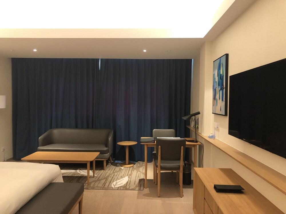Holiday Inn Shanghai Hongqiao Central By Ihg Экстерьер фото