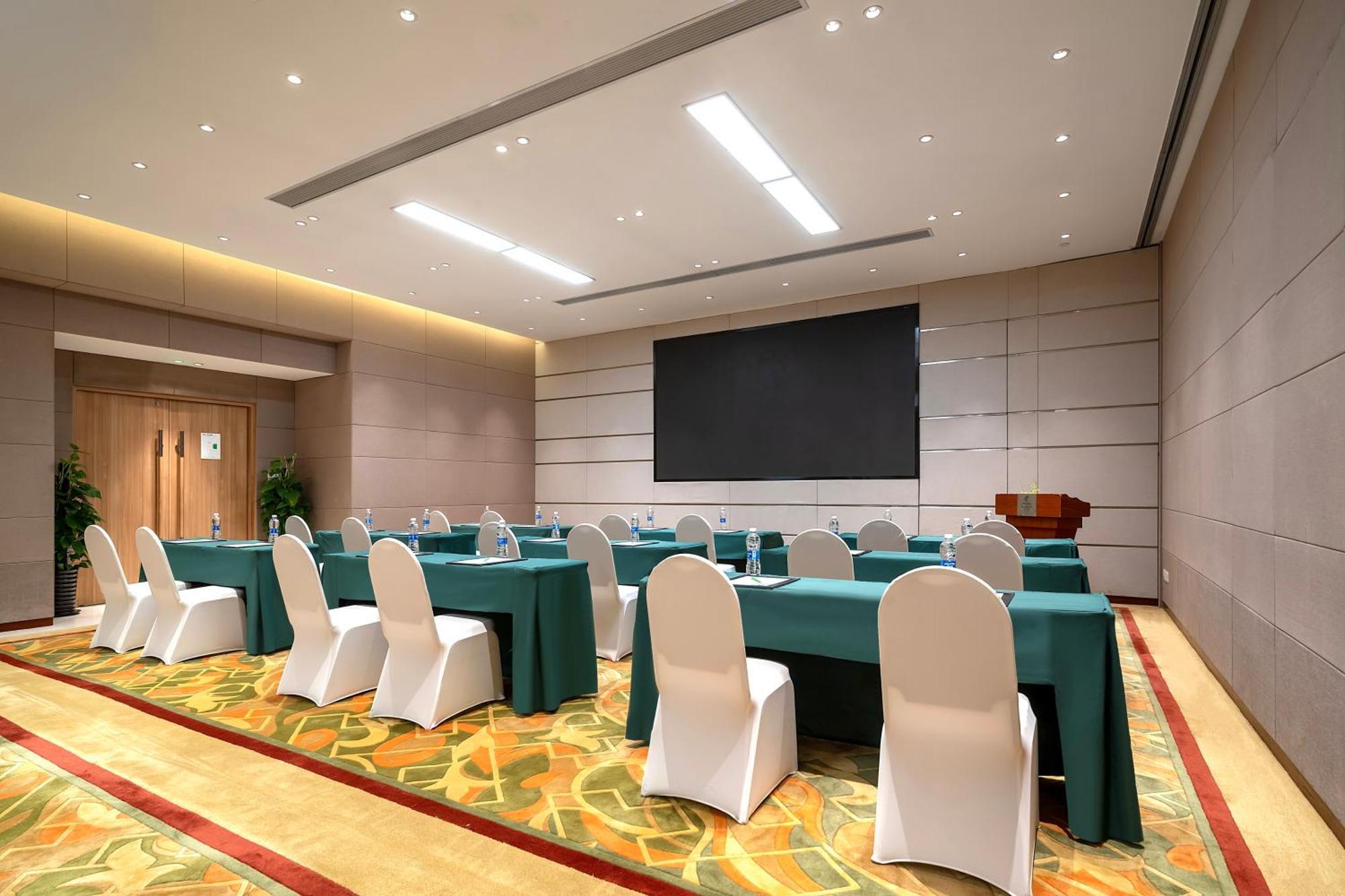 Holiday Inn Shanghai Hongqiao Central By Ihg Экстерьер фото